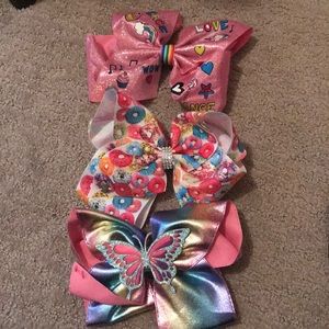 JoJo Siwa bows
